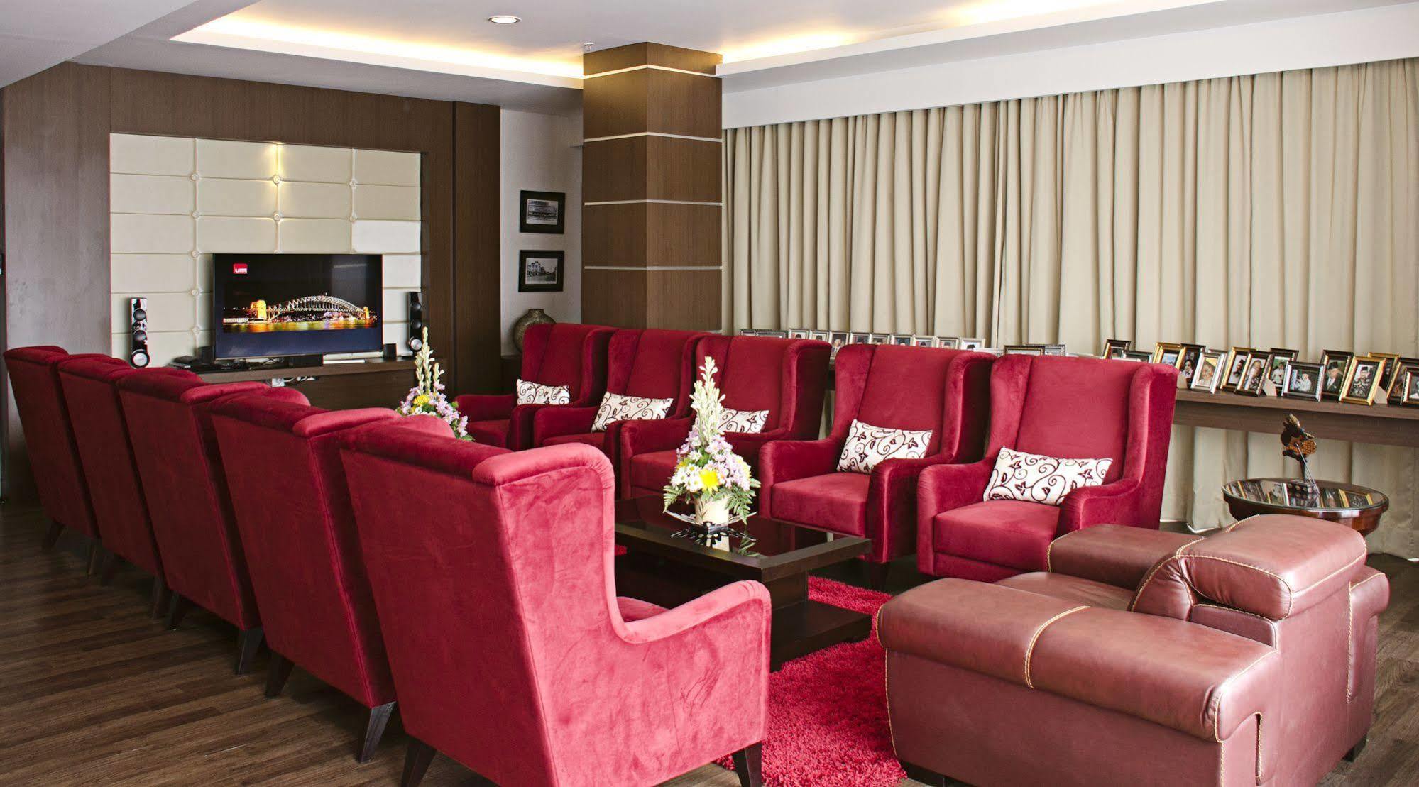 Ijen & Convention Hotel